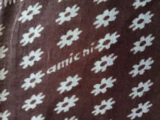 PAÑUELO/FULAR AMICHI MARRÓN CON FLORES BLANCAS