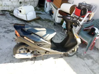 Suzuki 49cc Scooter Negra