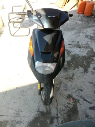 Suzuki 49cc Scooter Negra