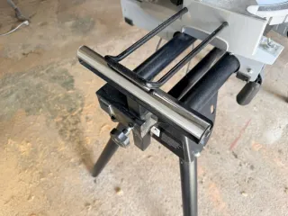 Ingletadora Makita con soporte