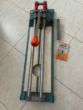 Cortadora de azulejo y baldosa hasta 48 cm.