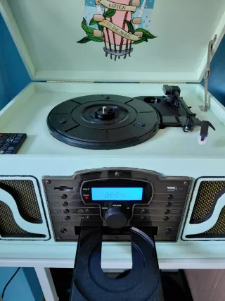 Tocadiscos marca Lauson Retro modelo CL106A