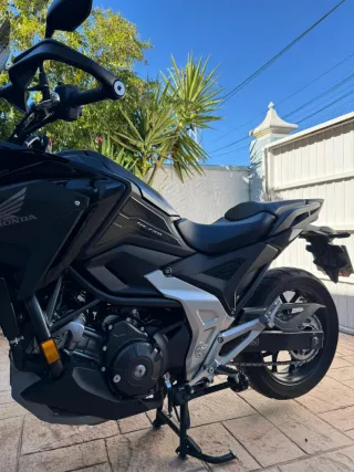 Honda NC750X 2024 NEGRA