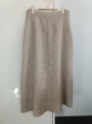 Falda midi Zara capa beige