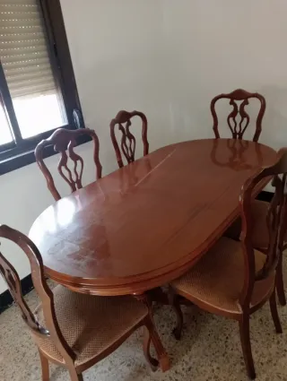 Mesa comedor madera y 8 sillas