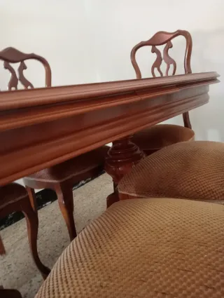 Mesa comedor madera y 8 sillas