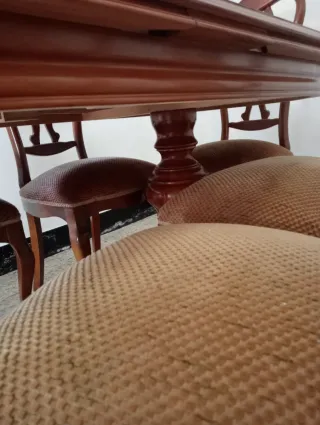 Mesa comedor madera y 8 sillas