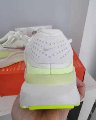 Nike Structure 26 Talla 38.5