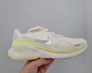 Nike Structure 26 Talla 38.5