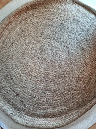 Tappeto rotondo in juta fatto a mano