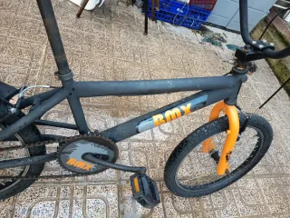 Bicicleta BMX negra