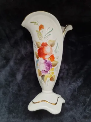 Jarrón antiguo vintage estilo Isabelino