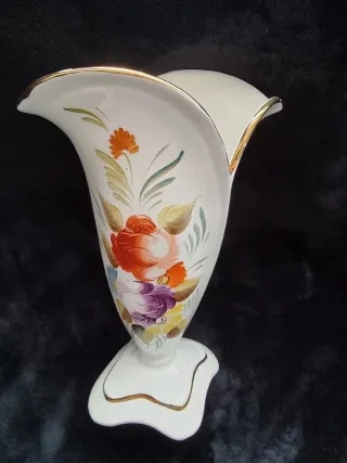 Jarrón antiguo vintage estilo Isabelino