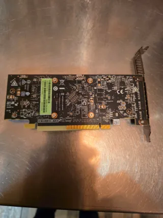 Tarjeta Gráfica AMD Radeon Pro WX 3200 4GB