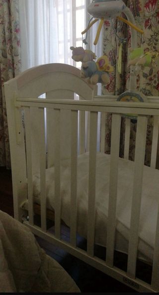 Cuna Trama blanca y rosa