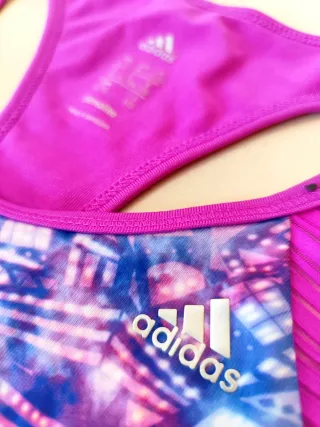 Top Desportivo marca Adidas (14-15 anos / 170 cm)