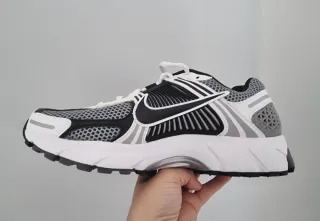 Nike Zoom Vomero 5 SE SP Talla 41