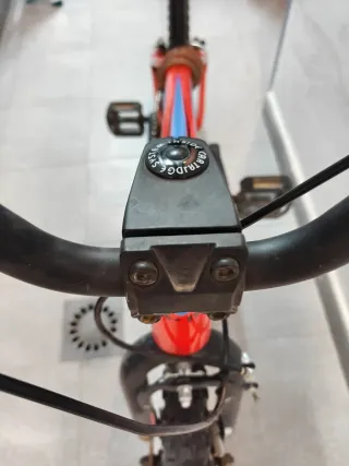 Bicicleta BMX Monty 139 Race Roja