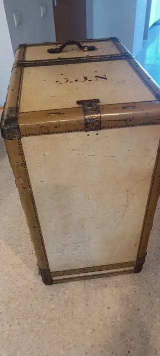 Baúl Viaje Vintage Hartman Beige y Dorado