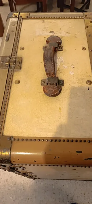 Baúl Viaje Vintage Hartman Beige y Dorado