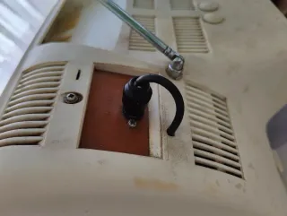 Televisión antigua ELBE beige y negra para decorar