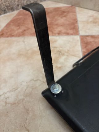 Ferro da stiro artigianale con piedi