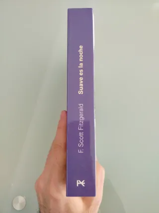 Suave es la noche (Spanish Edition)