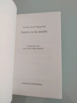 Suave es la noche (Spanish Edition)