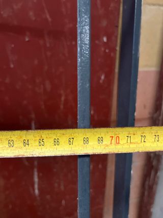 Rejas de puerta en hierro con marco