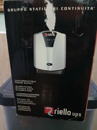 Fuente de alimentación Riello UPS