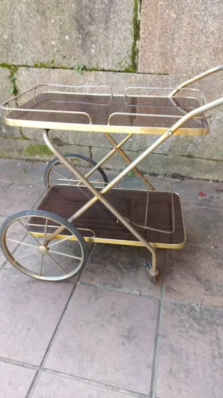 Carrito vintage bandejas madera y metal.