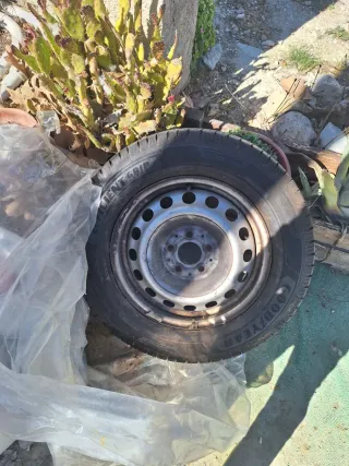 Neumático con llanta Goodyear