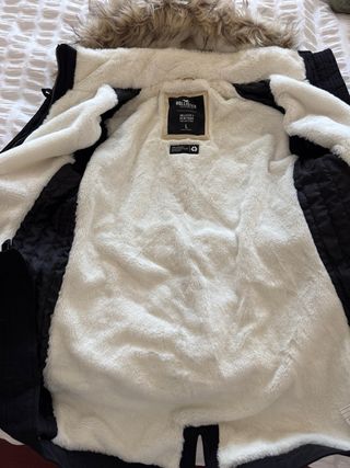 Abrigo hollister talla L nuevo