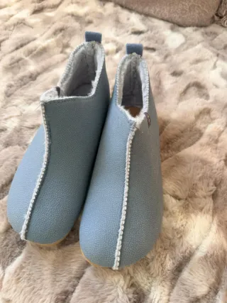 Zapatilla de casa abotinada para mujer