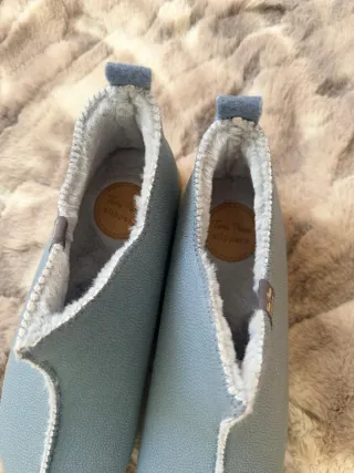 Zapatilla de casa abotinada para mujer