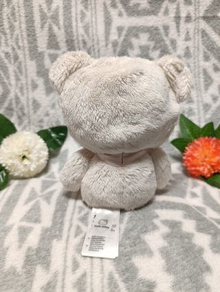 ♥️ Hello Kitty ♥️ vestida de osito crema