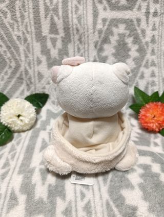 ♥️ Hello Kitty ♥️ vestida de osito crema