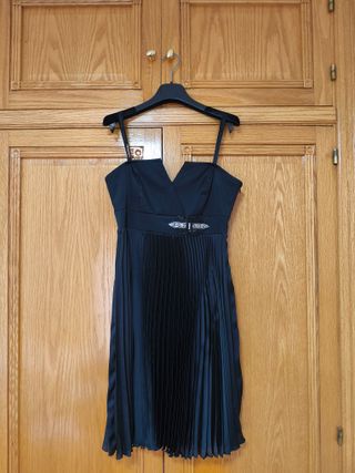 Vestido negro con flecos