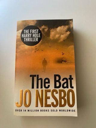 Novela en inglés “The bat” de la autora Jo nesbo