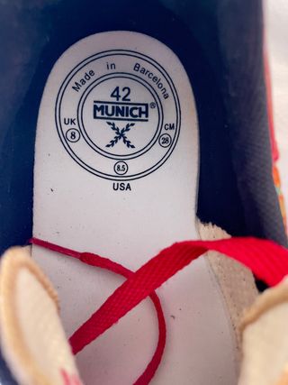 Zapatillas Munich Doradas/Rojas Talla 42