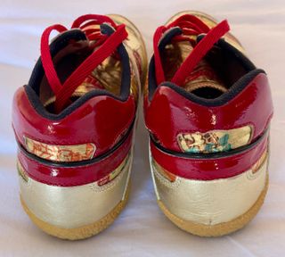 Zapatillas Munich Doradas/Rojas Talla 42