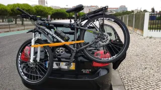 Suporte de bicicleta com cintas