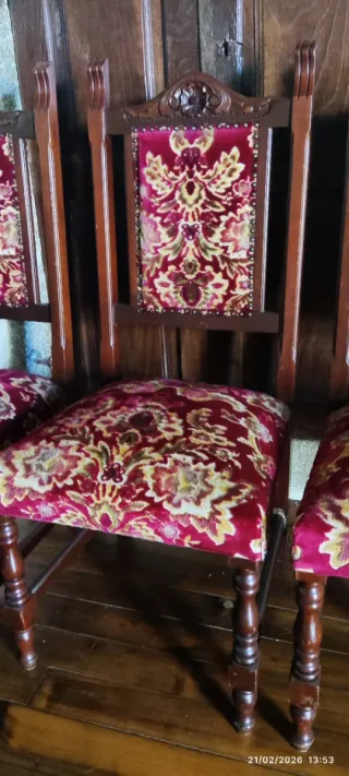 Conjunto 6 Sillas y Sofá Terciopelo Rojo