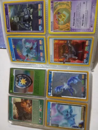 Cartas de Invizimals (vienen más pero no caben)