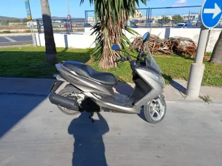 YamahaScooter Negra/Gris Automática