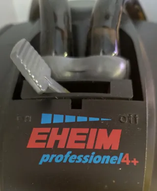 Acuario 125L con filtro y decoración