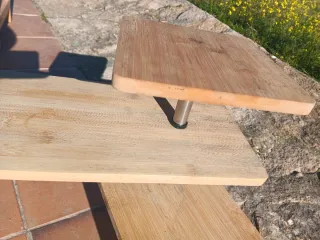 Estantería de madera y metal