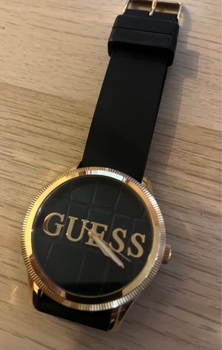 Reloj Guess Hombre Negro y Dorado
