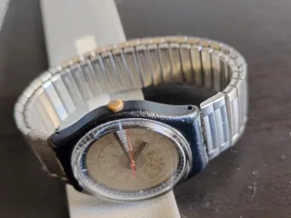 Reloj Swatch GB713 Ticker Tape