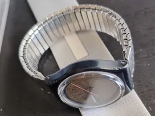 Reloj Swatch GB713 Ticker Tape